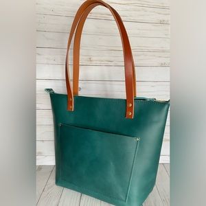 New Portland Leather Medium Zippered Tote Caribbean